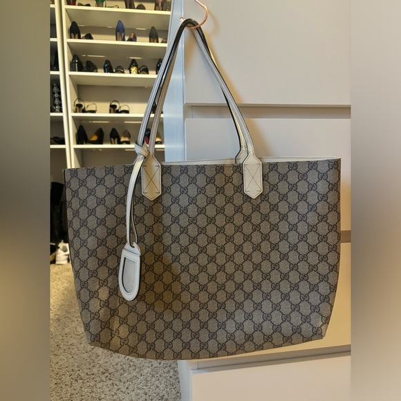 Gucci GG-Logo/Cream Reversible Tote - Picture 1 of 6